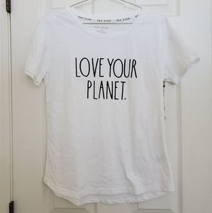 Rae Dunn white shirt M. Earth Day 🌎
